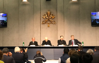 Intervento del Card. Baldisseri presentando l'imminente XV Assemblea Ordinaria del Sinodo dei Vescovi